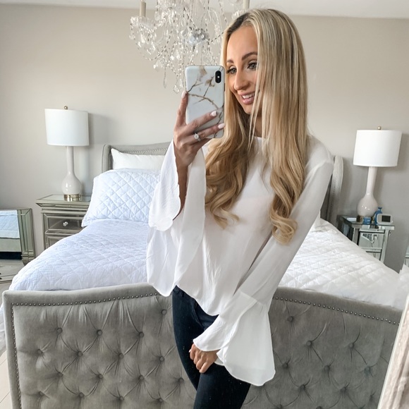 White Bell Sleeve Loose Blouse - Picture 12 of 13